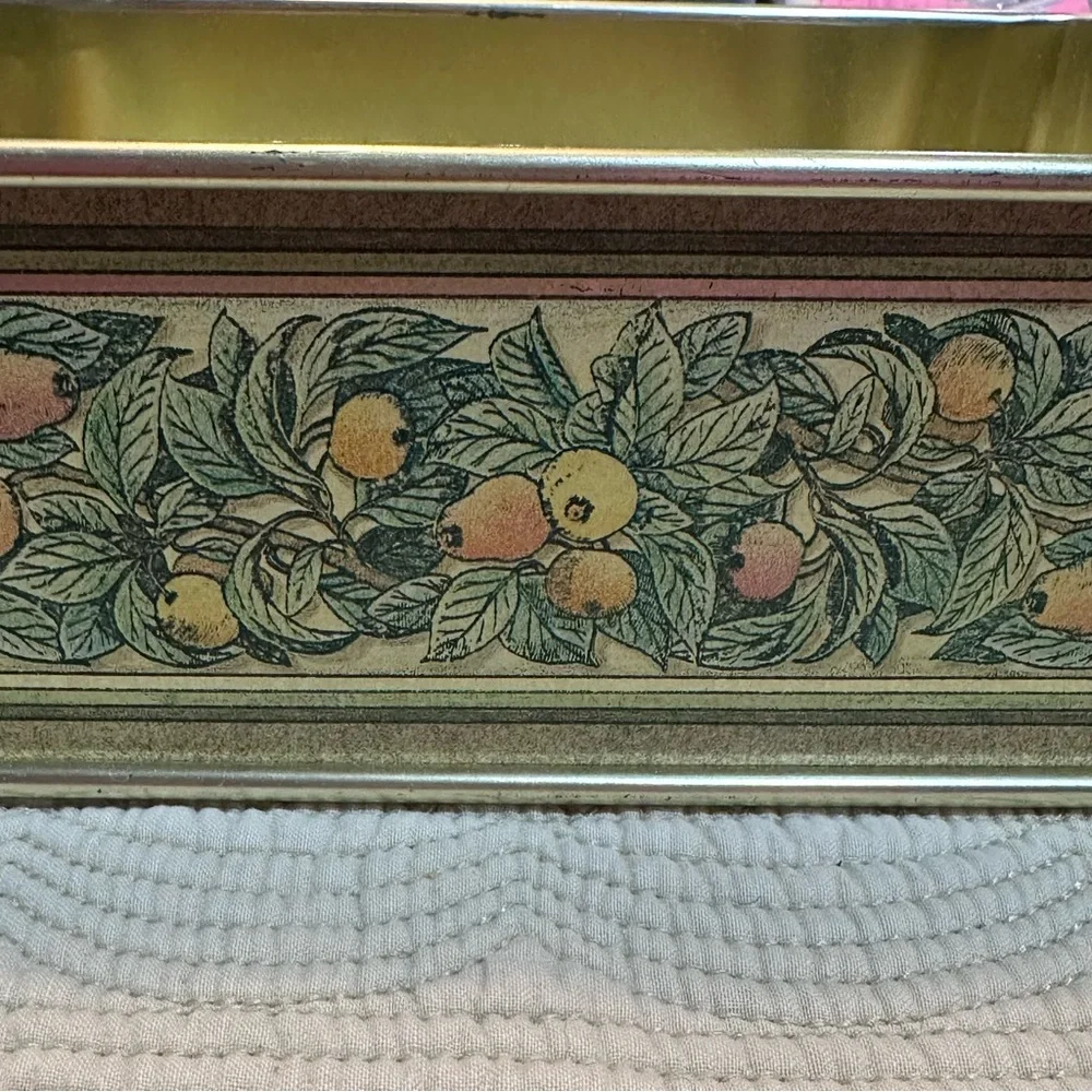 Vintage Metal Fruit Design Tray with‎ Handles 7.5 Inch Length